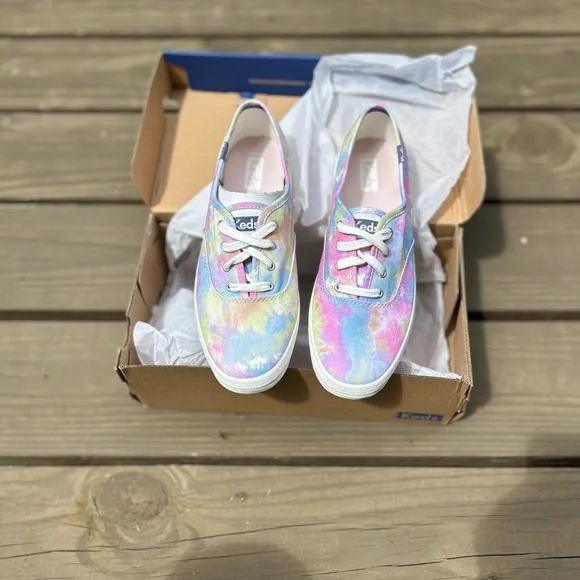 Keds NWT women’s canvas Chillax Tie dye sneakers - Picture 2 of 5